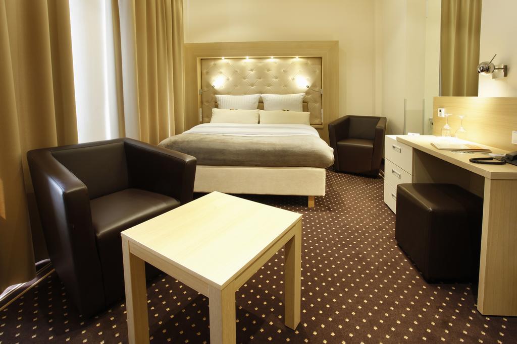 Altwarmbuchen Hotel Villa Will חדר תמונה